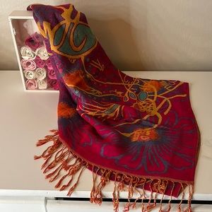 Cute flower printed scarf